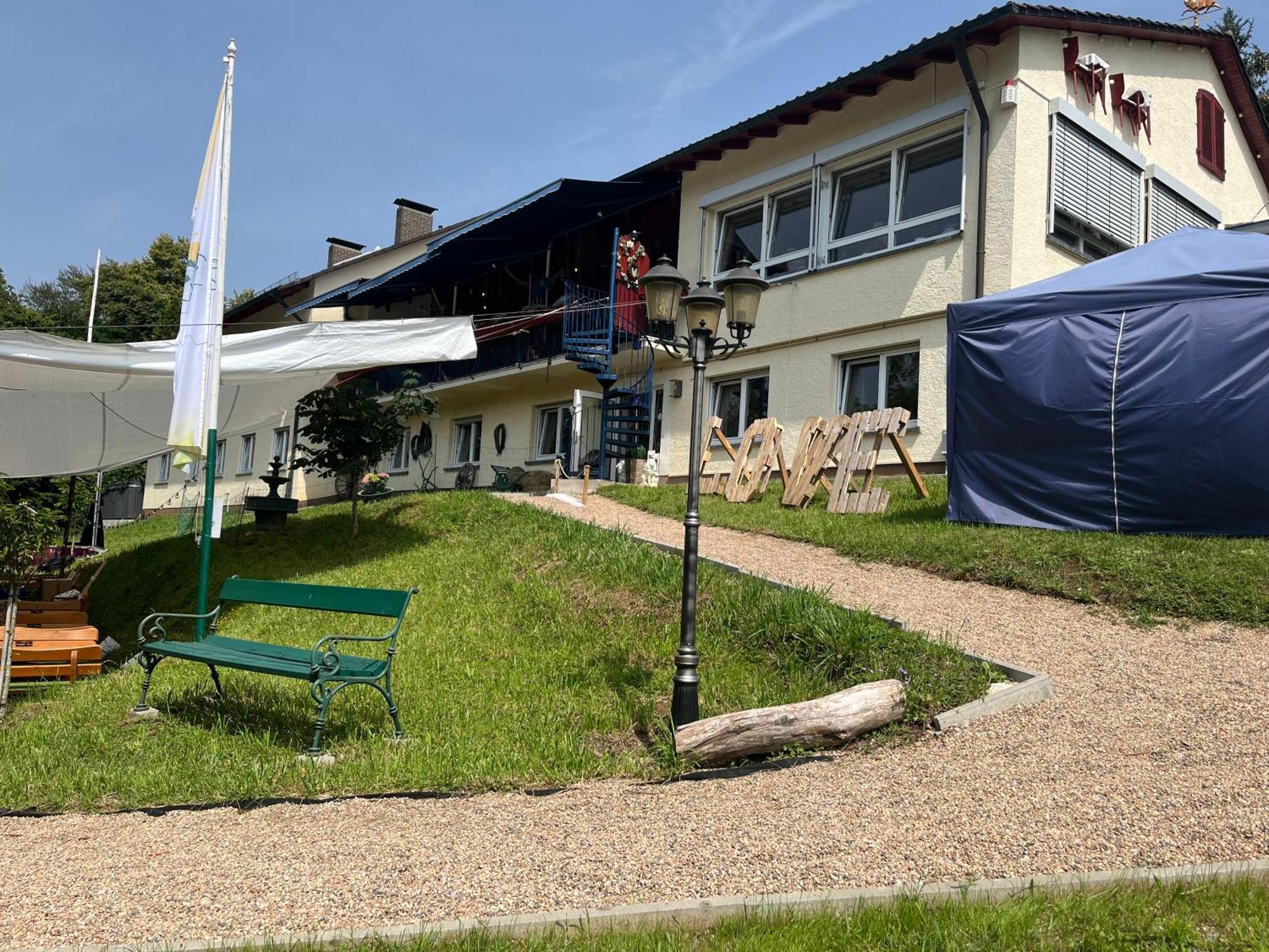 Hotel-Restaurant Berghof Johannesberg Exterior photo