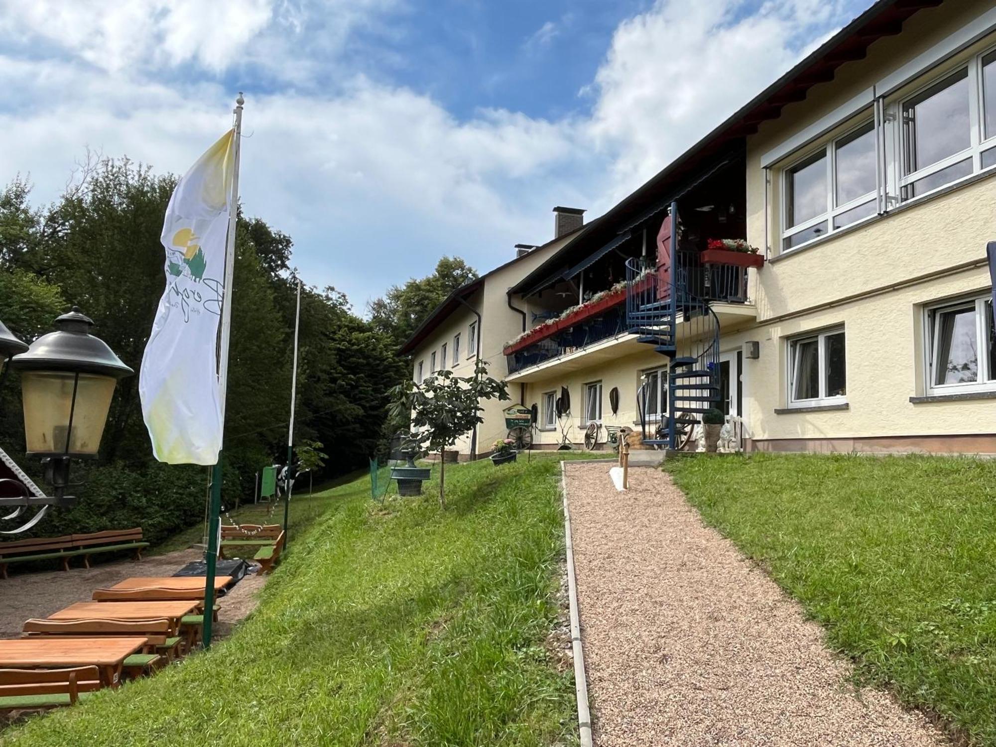 Hotel-Restaurant Berghof Johannesberg Exterior photo